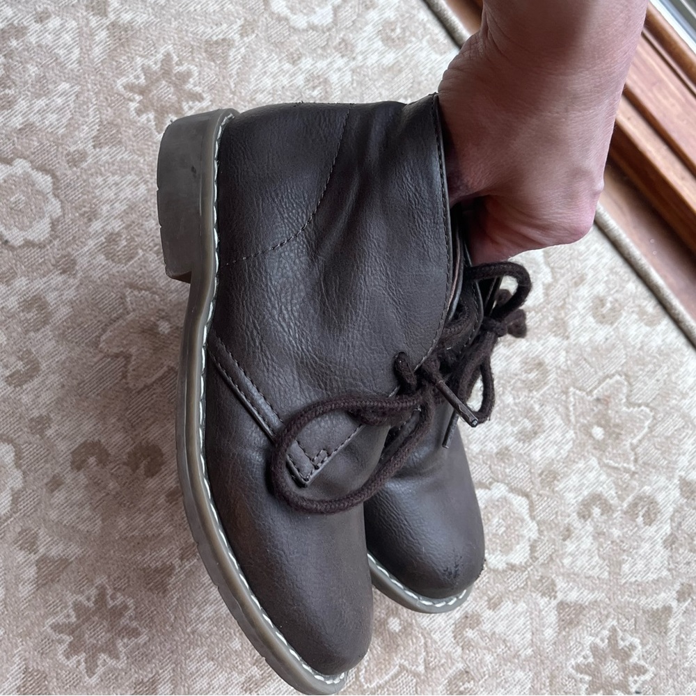 Boys dress shoe